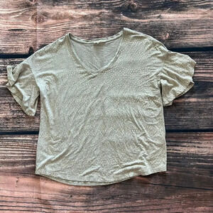 Jane & Delancey Women's Medium Beige/Gold Polka Dot Ruffle Sleeve V-Neck‎ Top